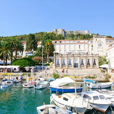 Lejlighed In Hvar Town With Sea View, Balcony, Air Conditioning, Wi-fi